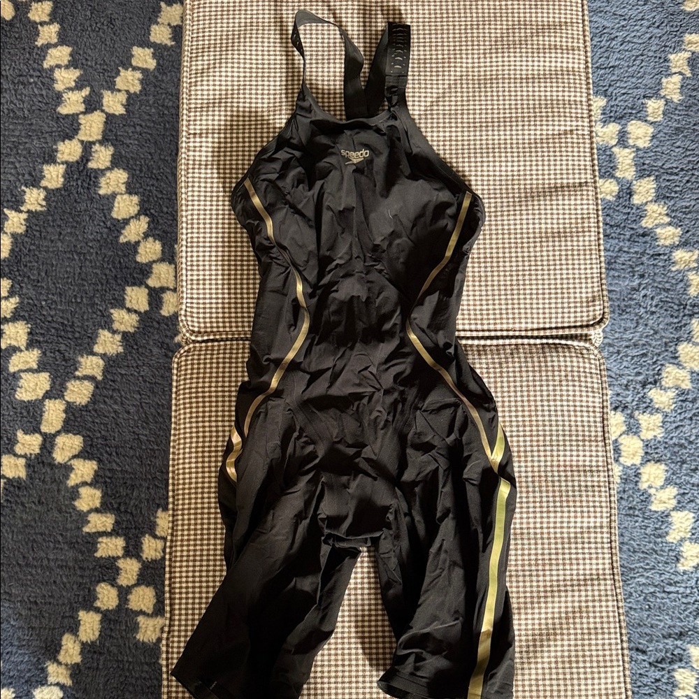 Speedo Black Open Back Kneeskin